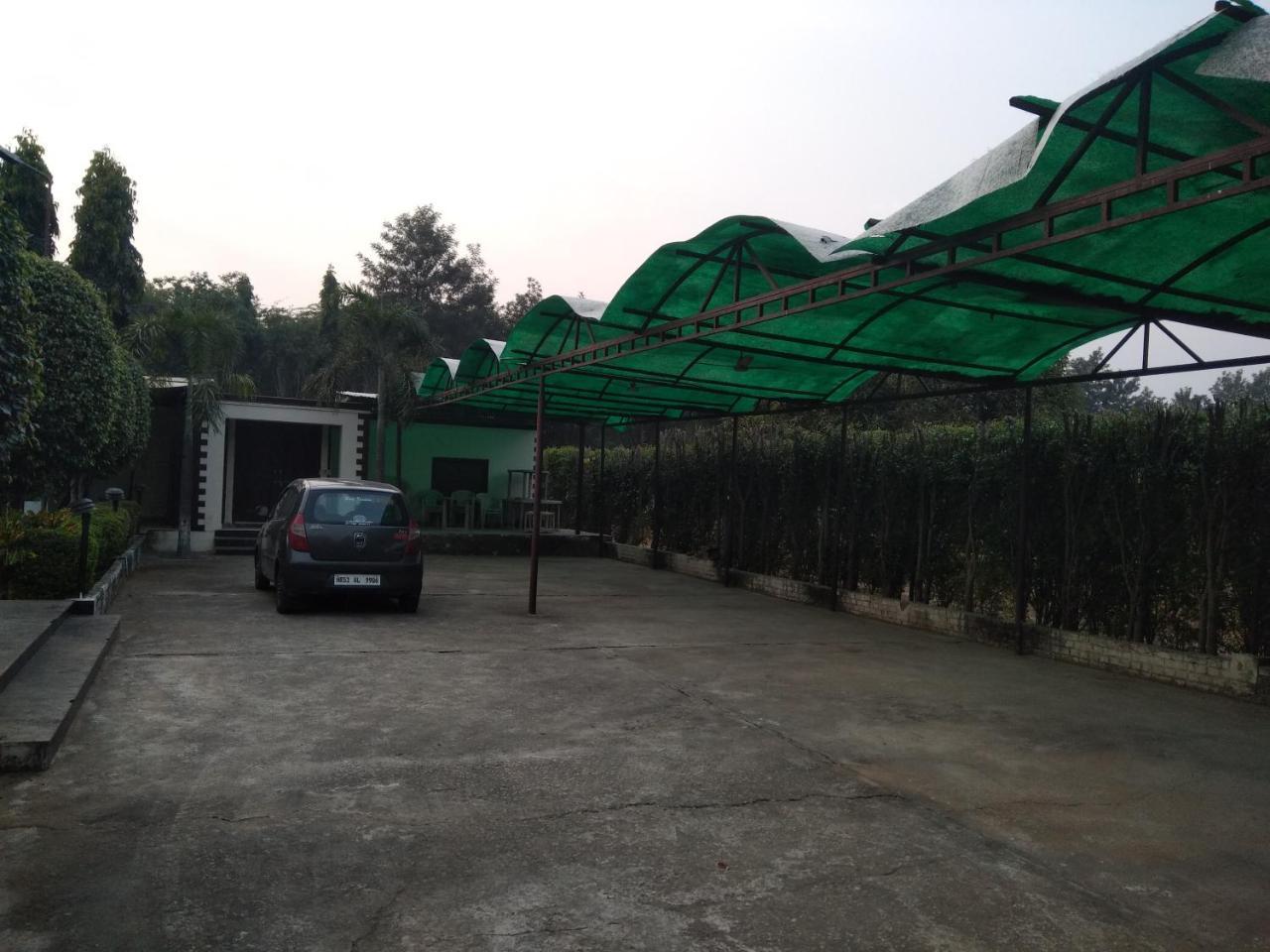 Hotel Green Dera Mandi Farms Exterior foto